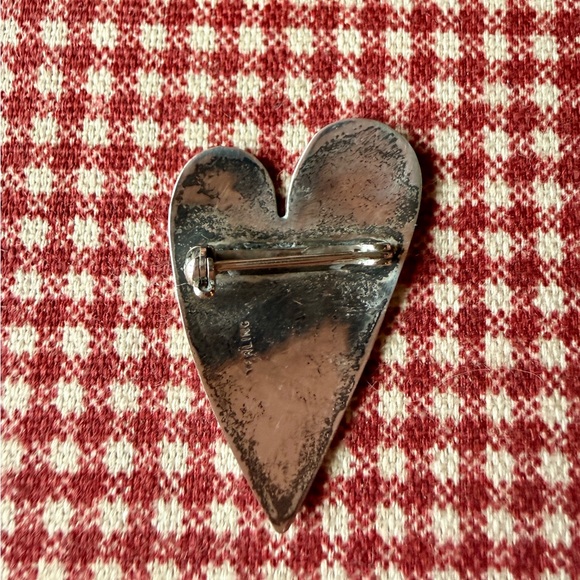 Silver Patterned Heart Pin - Picture 3 of 5